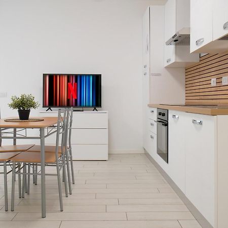 Casa Ideale Tim Appartmanti Moderni Vicina Al Centro レッコ エクステリア 写真