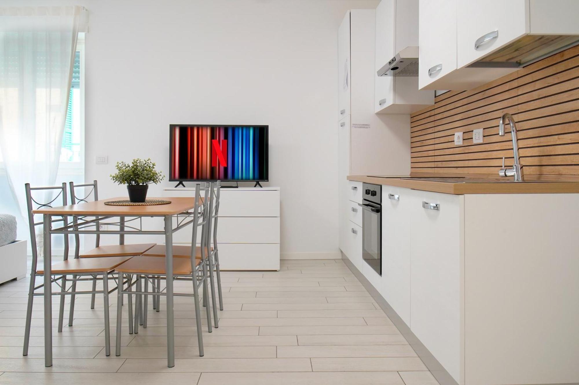Casa Ideale Tim Appartmanti Moderni Vicina Al Centro レッコ エクステリア 写真