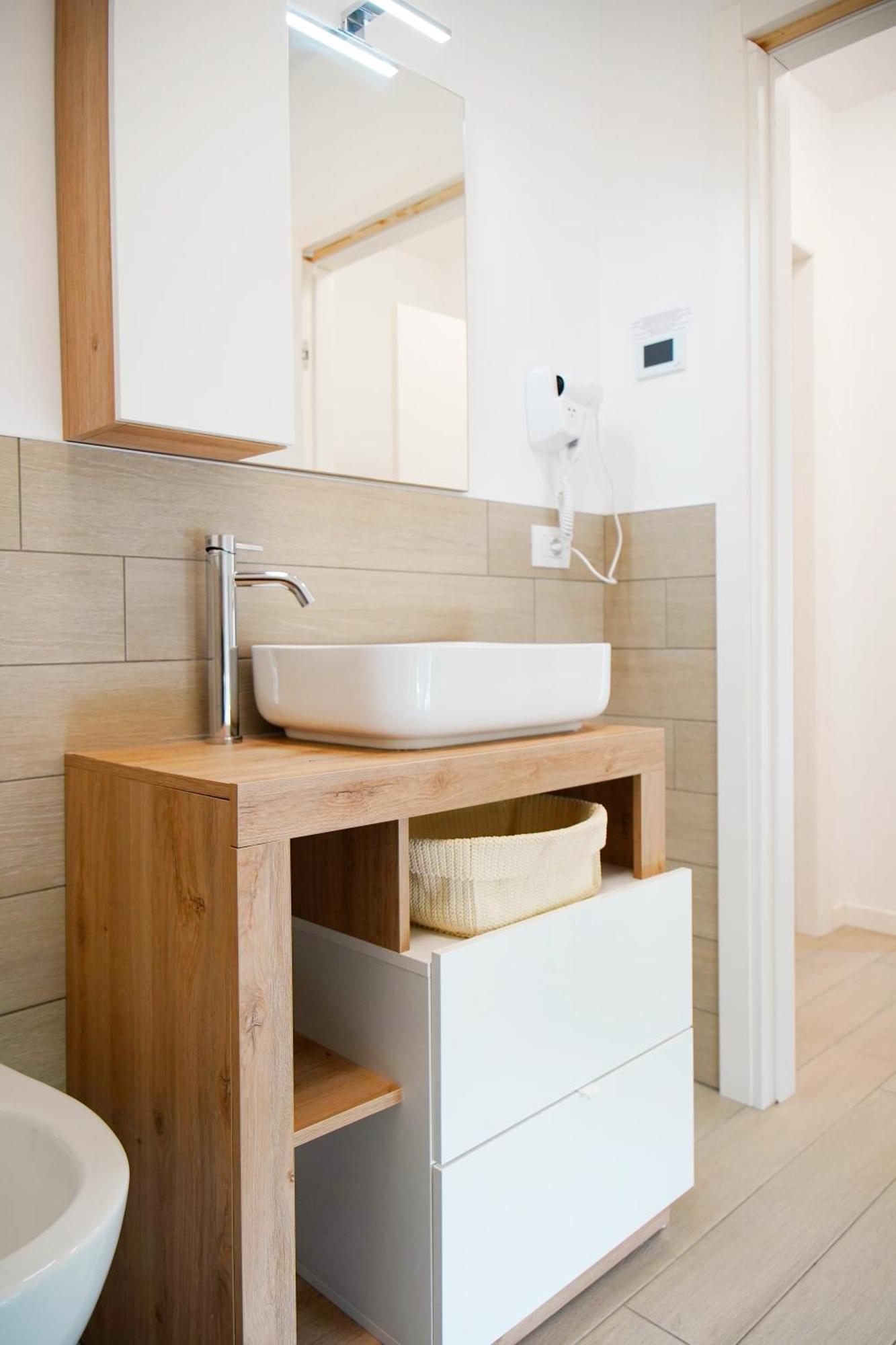 Casa Ideale Tim Appartmanti Moderni Vicina Al Centro レッコ エクステリア 写真