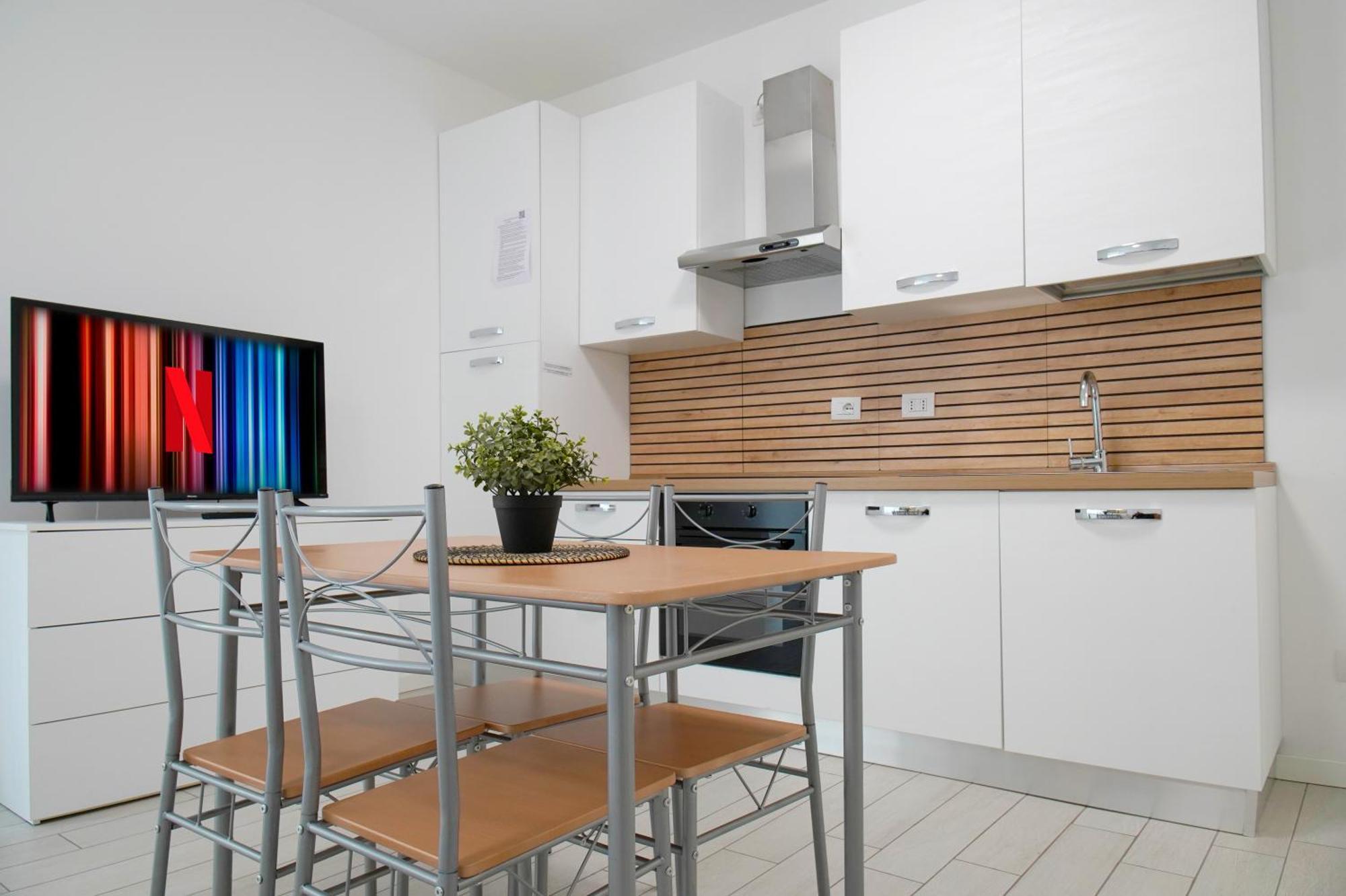 Casa Ideale Tim Appartmanti Moderni Vicina Al Centro レッコ エクステリア 写真