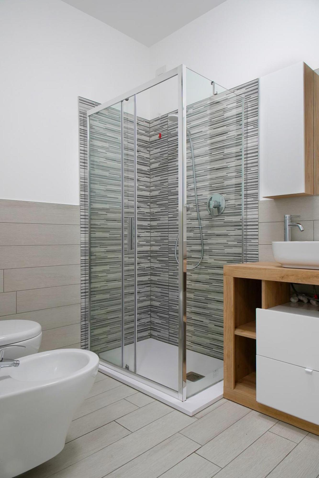 Casa Ideale Tim Appartmanti Moderni Vicina Al Centro レッコ エクステリア 写真
